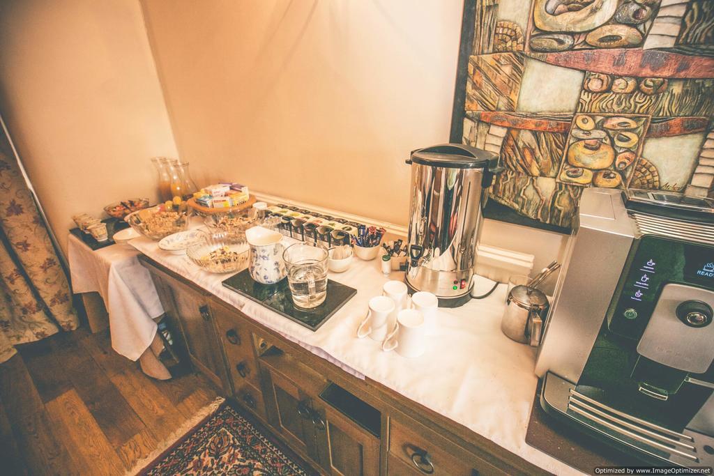 Weycroft Mill House Bed And Breakfast Аксмінстер Екстер'єр фото